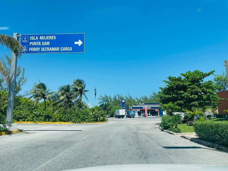 Punta Me Apartments & Rooms In Punta Sam Ferry Beach Cancún 0*,